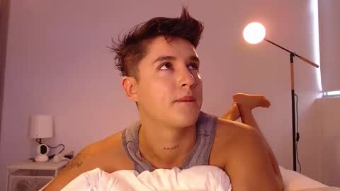 Snapshot of angelcossio chatting on October 17, 9:41 pm Angel online show from October 17, 9:41 pm