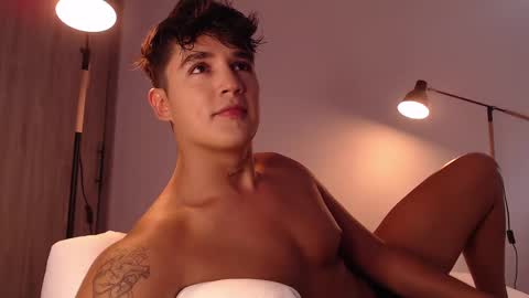 Snapshot of angelcossio chatting on March 2, 8:18 pm Angel online show from March 2, 8:18 pm