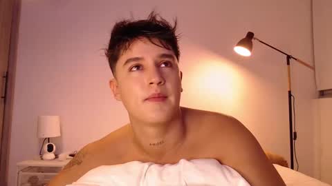 Snapshot of angelcossio chatting on October 26, 12:55 am Angel online show from October 26, 12:55 am