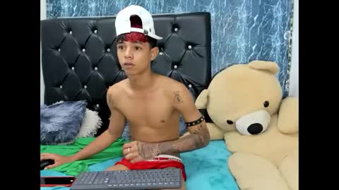 Snapshot of angelcutex_19 chatting on September 12, 2:13 am angelcutex_19 online show from September 12, 2:13 am