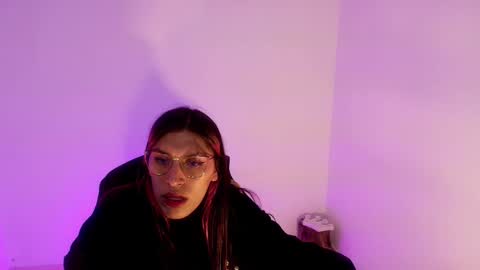 angele online show from February 23, 8:00 pm