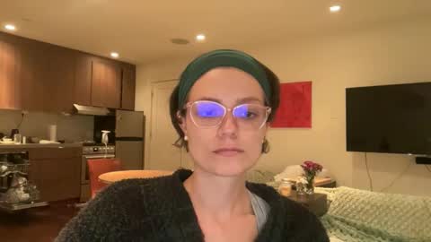 angeleleven11 online show from December 18, 1:34 am