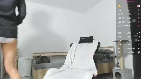 Frankie  online show from November 13, 7:27 pm