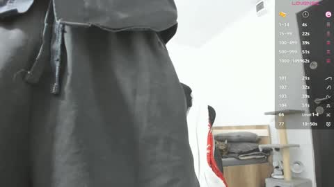 Frankie  online show from November 9, 1:58 pm