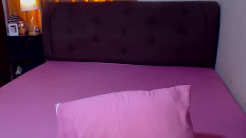 MS. AMALIA online show from October 23, 5:53 am