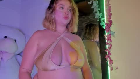 angelina_velvett online show from December 3, 4:35 am