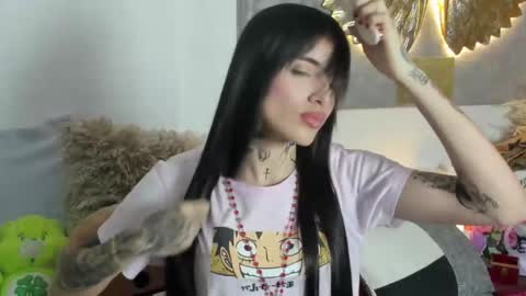 Snapshot of angeline__smith chatting on October 16, 9:02 pm Angeline Smith online show from October 16, 9:02 pm