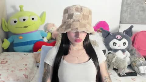 Angeline Smith  online show from November 26, 4:43 am