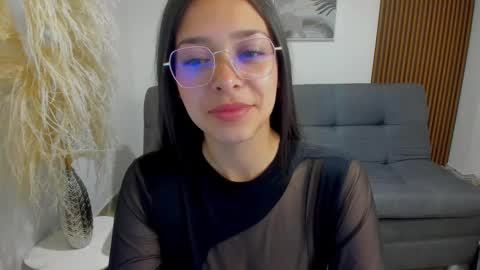 Snapshot of angeline_davies chatting on September 15, 1:34 pm angeline_davies online show from September 15, 1:34 pm