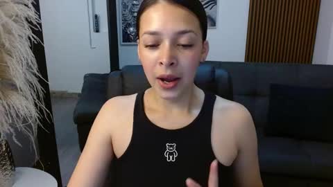 Snapshot of angeline_davies chatting on February 26, 12:05 pm angeline_davies online show from February 26, 12:05 pm