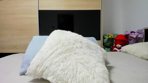 KrystyYo online show from March 13, 5:22 am