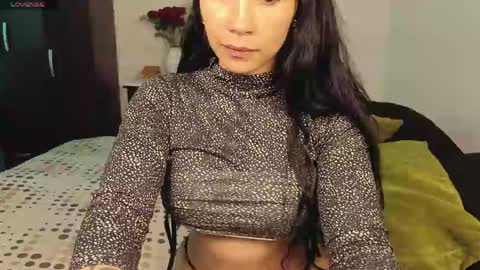  ANGELA ISABELLA  online show from April 25, 7:55 pm