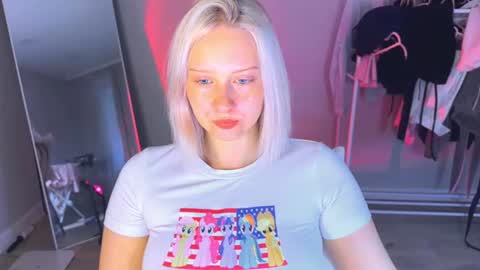 Cutie online show from July 31, 12:06 pm