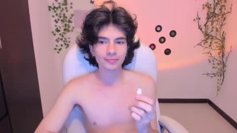 Angel online show from October 25, 9:48 pm