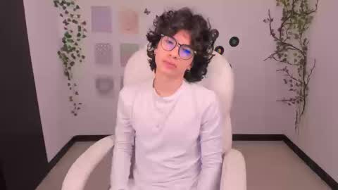 Angel online show from September 15, 4:30 pm