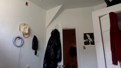 Angel online show from November 12, 6:32 pm