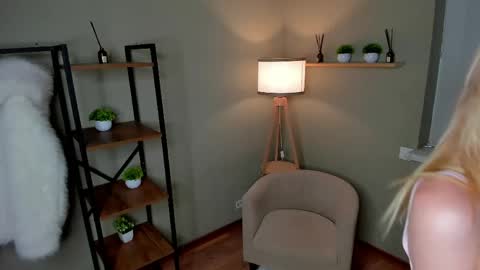 Maya online show from May 23, 9:38 am