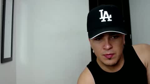 angels_0001 online show from December 18, 5:00 pm