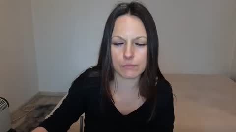 Giulia online show from April 13, 1:59 pm