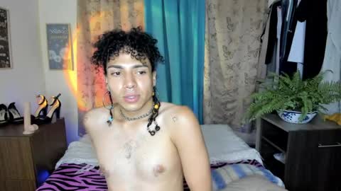 angelwhitte online show from April 22, 1:24 am