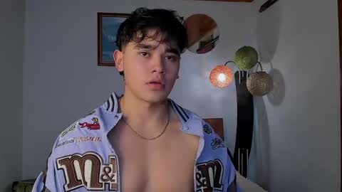 Snapshot of angelx_fox chatting on February 18, 9:53 pm Angel Fox online show from February 18, 9:53 pm