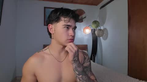 Snapshot of angelx_fox chatting on February 26, 7:32 pm Angel Fox online show from February 26, 7:32 pm