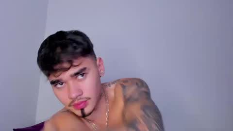 Snapshot of angelx_fox chatting on September 19, 1:32 am Angel Fox online show from September 19, 1:32 am