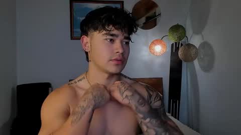 Snapshot of angelx_fox chatting on February 6, 10:25 am Angel Fox online show from February 6, 10:25 am