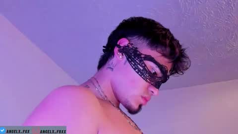 Snapshot of angelx_fox chatting on October 30, 7:25 pm Angel Fox online show from October 30, 7:25 pm