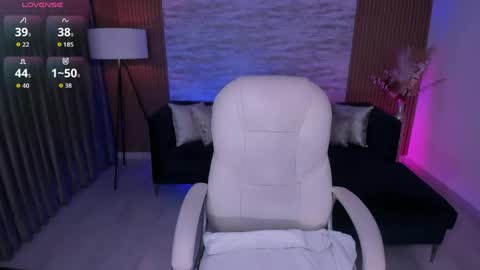 angie_smith_x online show from April 22, 10:55 am