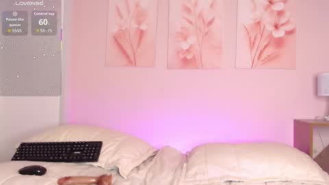     online show from December 4, 8:19 pm