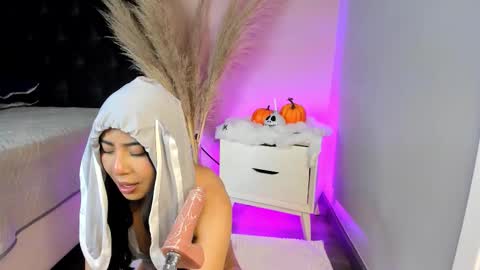 Snapshot of aniie_west chatting on October 22, 5:32 am aniie_west online show from October 22, 5:32 am