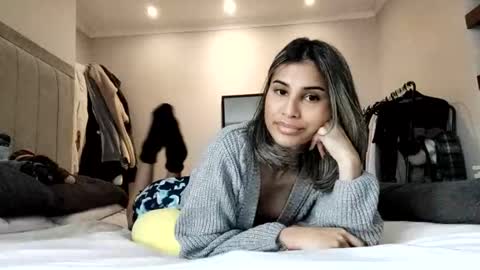 anisha online show from February 15, 12:43 pm