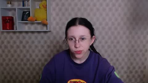 Mia online show from June 15, 6:27 am