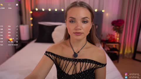 Snapshot of anitaraj_ chatting on October 11, 10:13 pm Im Anita thumb up me please its important online show from October 11, 10:13 pm