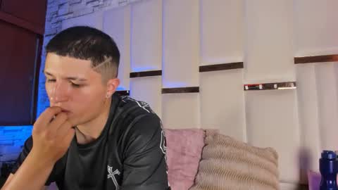 ANGEL AND TEFY online show from April 18, 7:18 pm