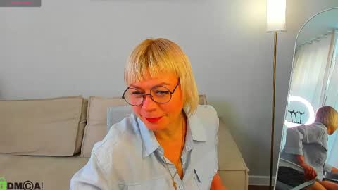 ann_annise online show from April 1, 1:39 am