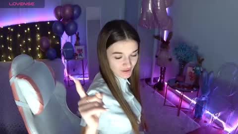 ann_woood online show from March 8, 7:01 am