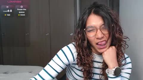 Anna online show from November 5, 3:47 pm