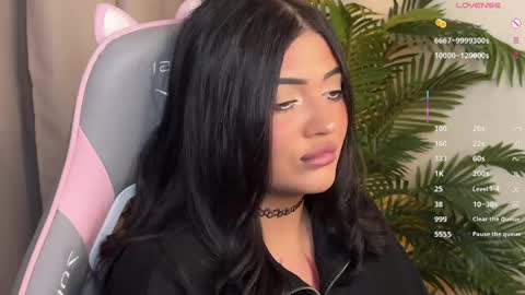 Anna online show from April 22, 6:37 pm