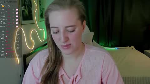 annagrees1 online show from December 20, 2:46 pm