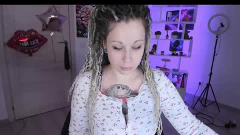 Snapshot of annanebula chatting on October 22, 2:26 am Anna online show from October 22, 2:26 am