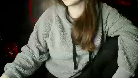 Snapshot of annbelll chatting on October 20, 5:07 pm Bella online show from October 20, 5:07 pm