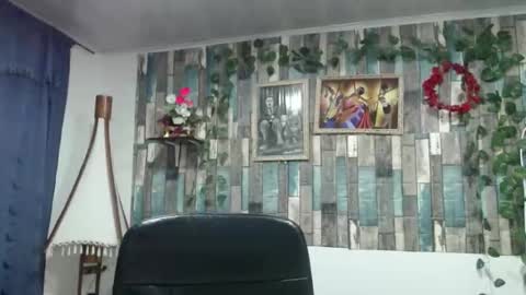 Anne online show from October 20, 9:03 am