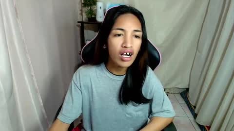 annebisyosa_angela online show from January 19, 9:41 am