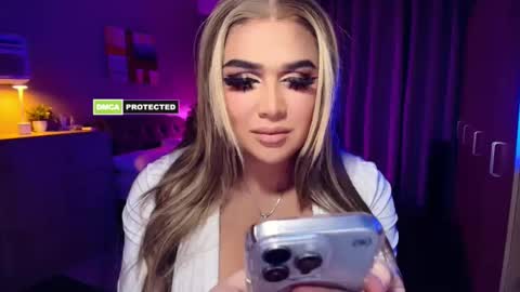 Anne Hart online show from October 25, 5:08 am