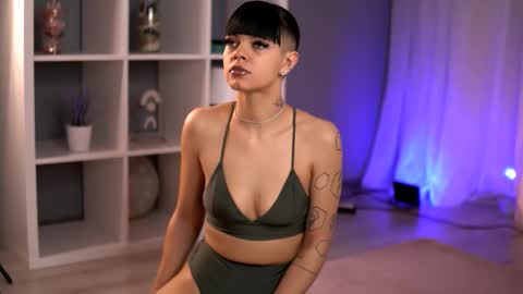 Anne online show from February 27, 7:12 am