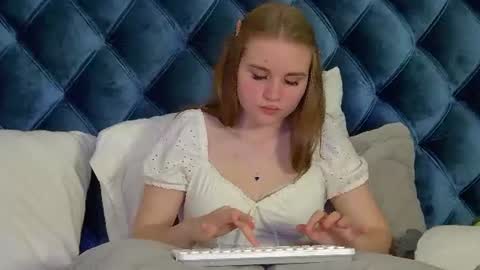 AnnetBennette online show from June 26, 5:46 am