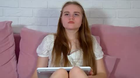AnnetBennette online show from July 15, 5:02 am