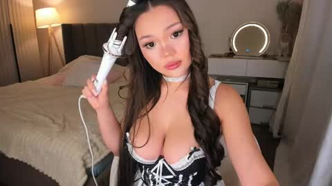 Annie online show from April 19, 2:56 am